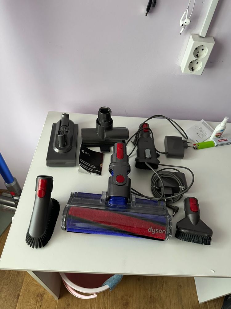 ручной пылесос Dyson