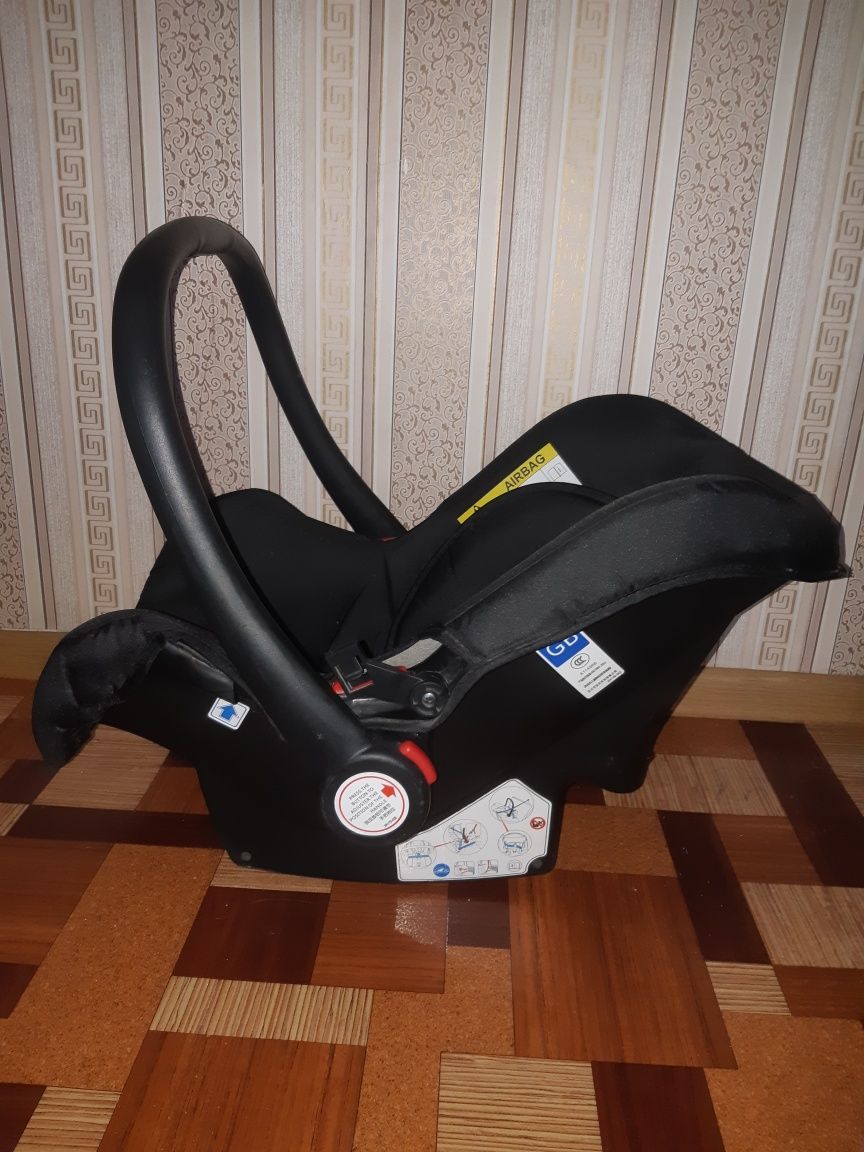 Продам переноску и авто кресло  2в1