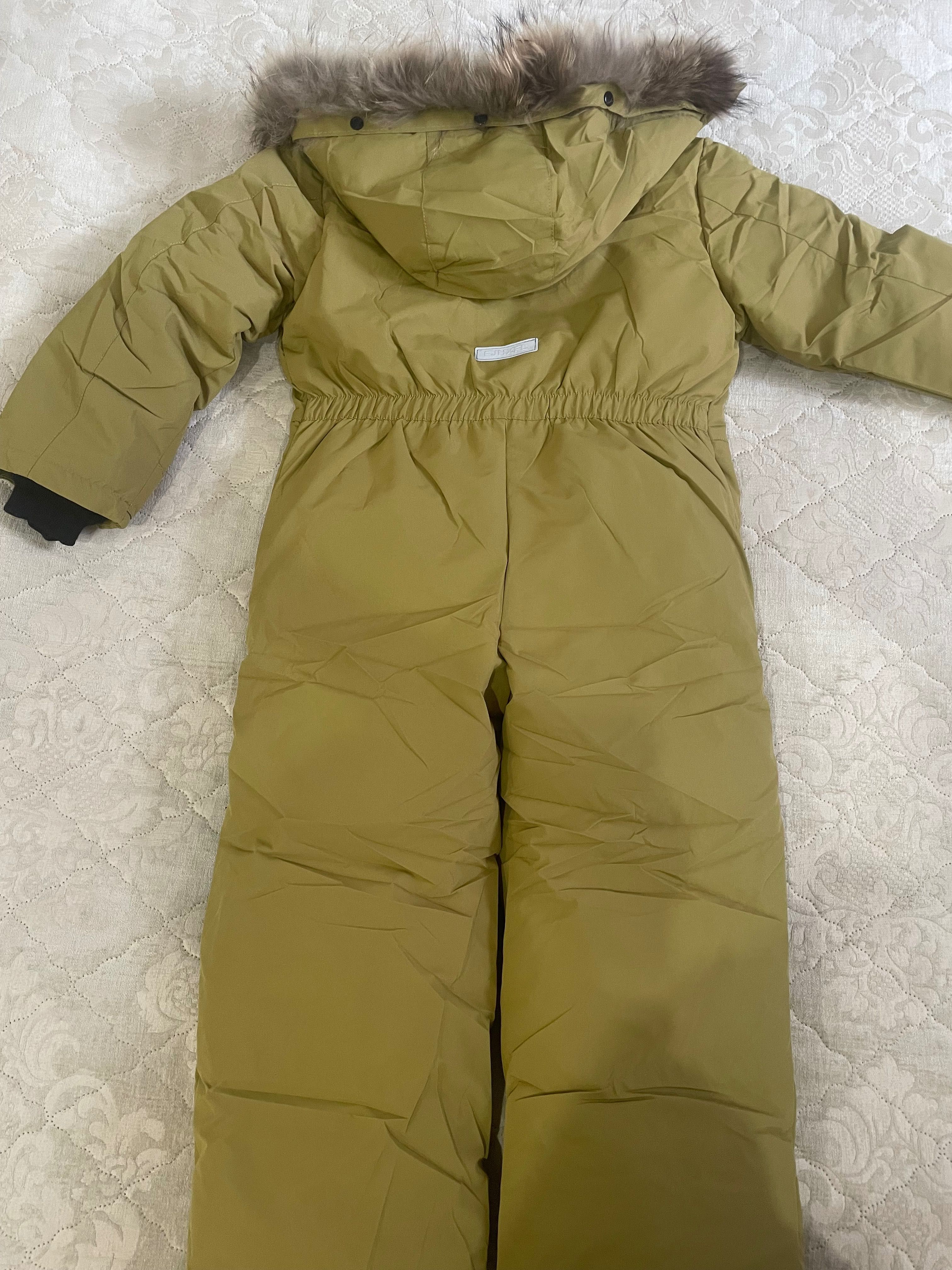 Комбинезон новый зимний детский унисекс на 6-7 лет
