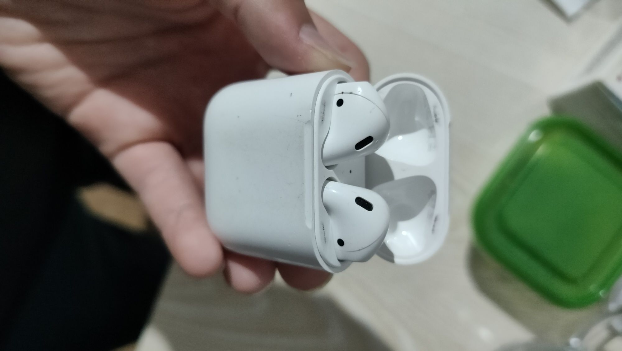 AirPods 2 (поколения)