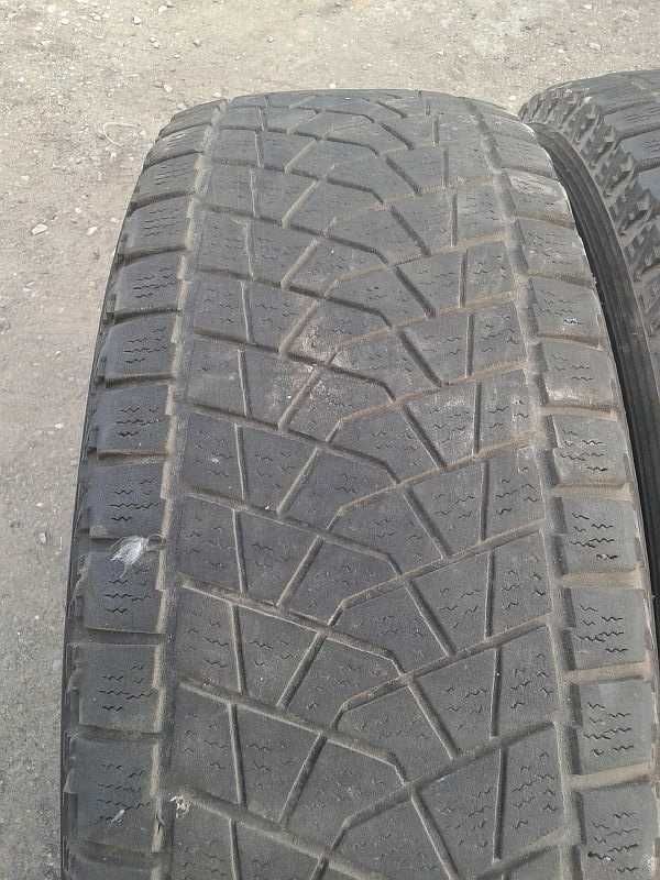 Шины 225/70 R17 - "Bridgestone Blizzak DM-Z3" (Япония), липучки.