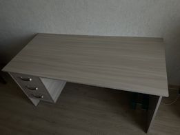 Продаю стол Үстелді сатамын