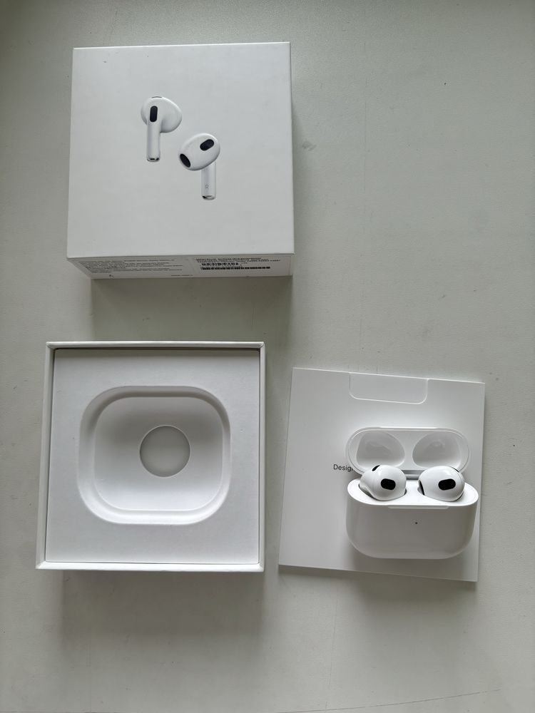продам оригинал airpods 3 в идеальном состоянии