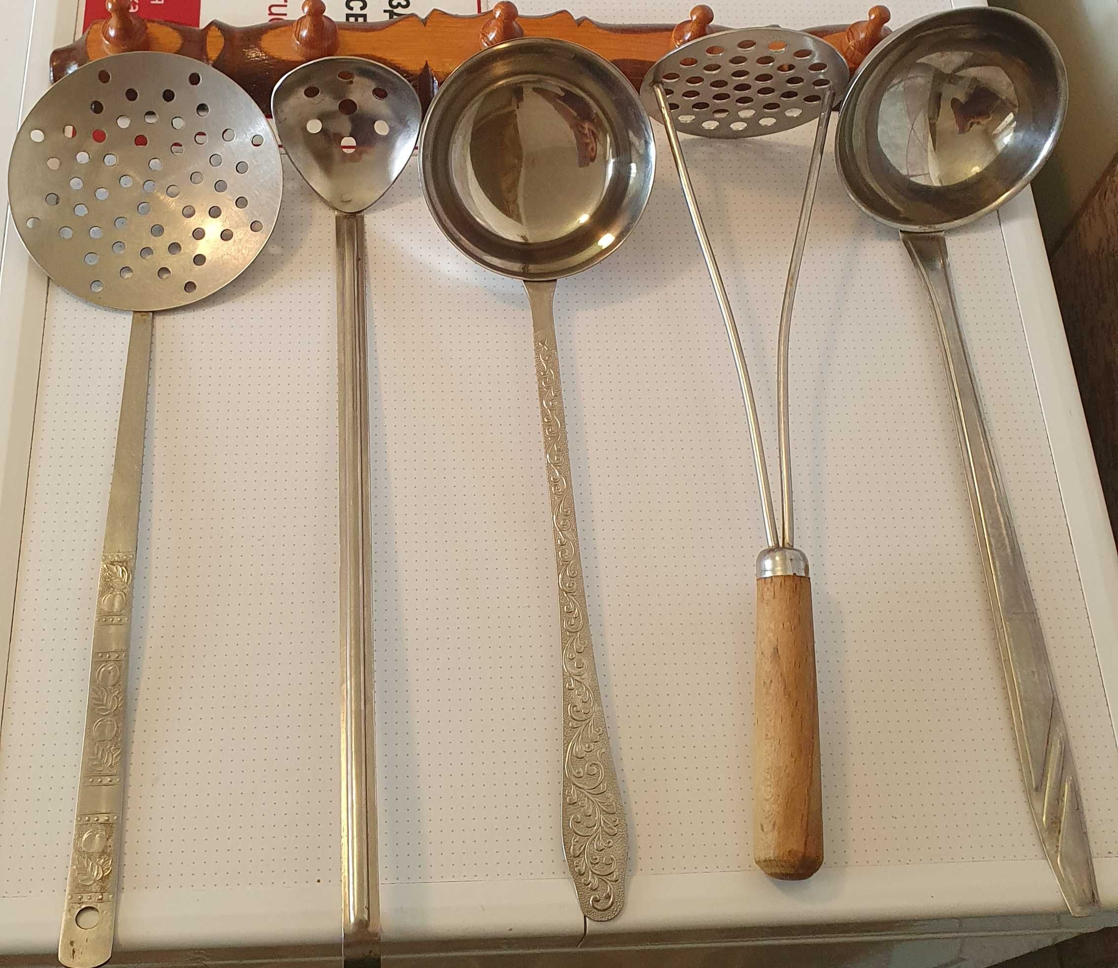 Продам Кастрюлю и кухонные принадлежности