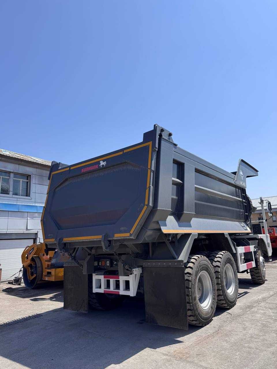 Карьерный Самосвал Sitrak ZZ5707V384L 2025 г.