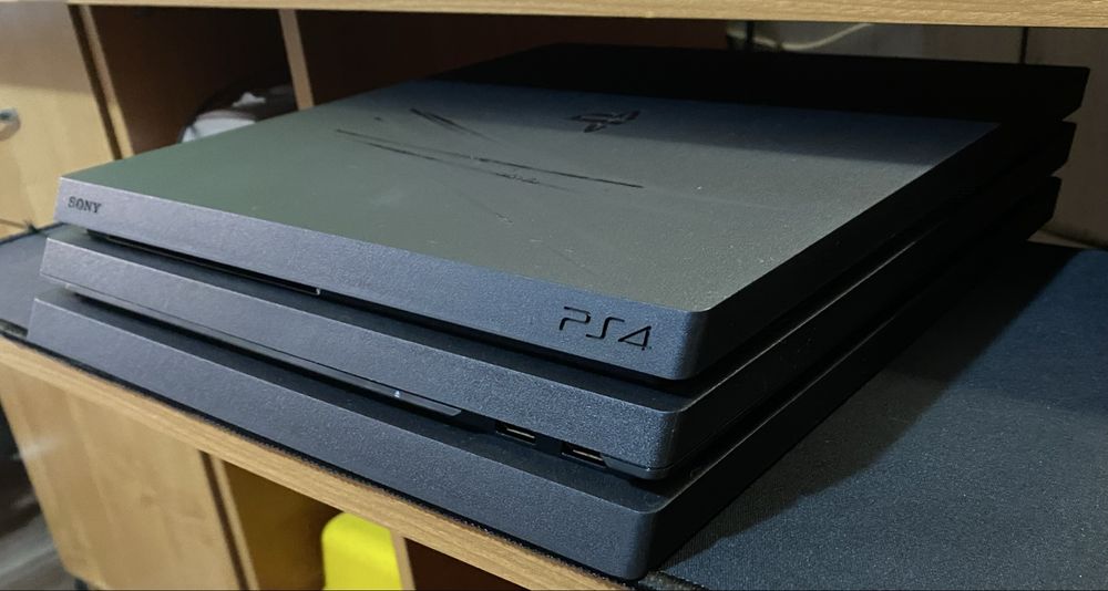 Продам PlayStation 4 Pro.