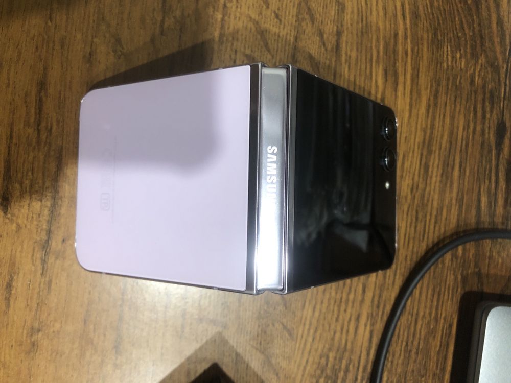 Смартфон Samsung Galaxy Z Flip5 5G 8 ГБ/512 ГБ лавандовый
