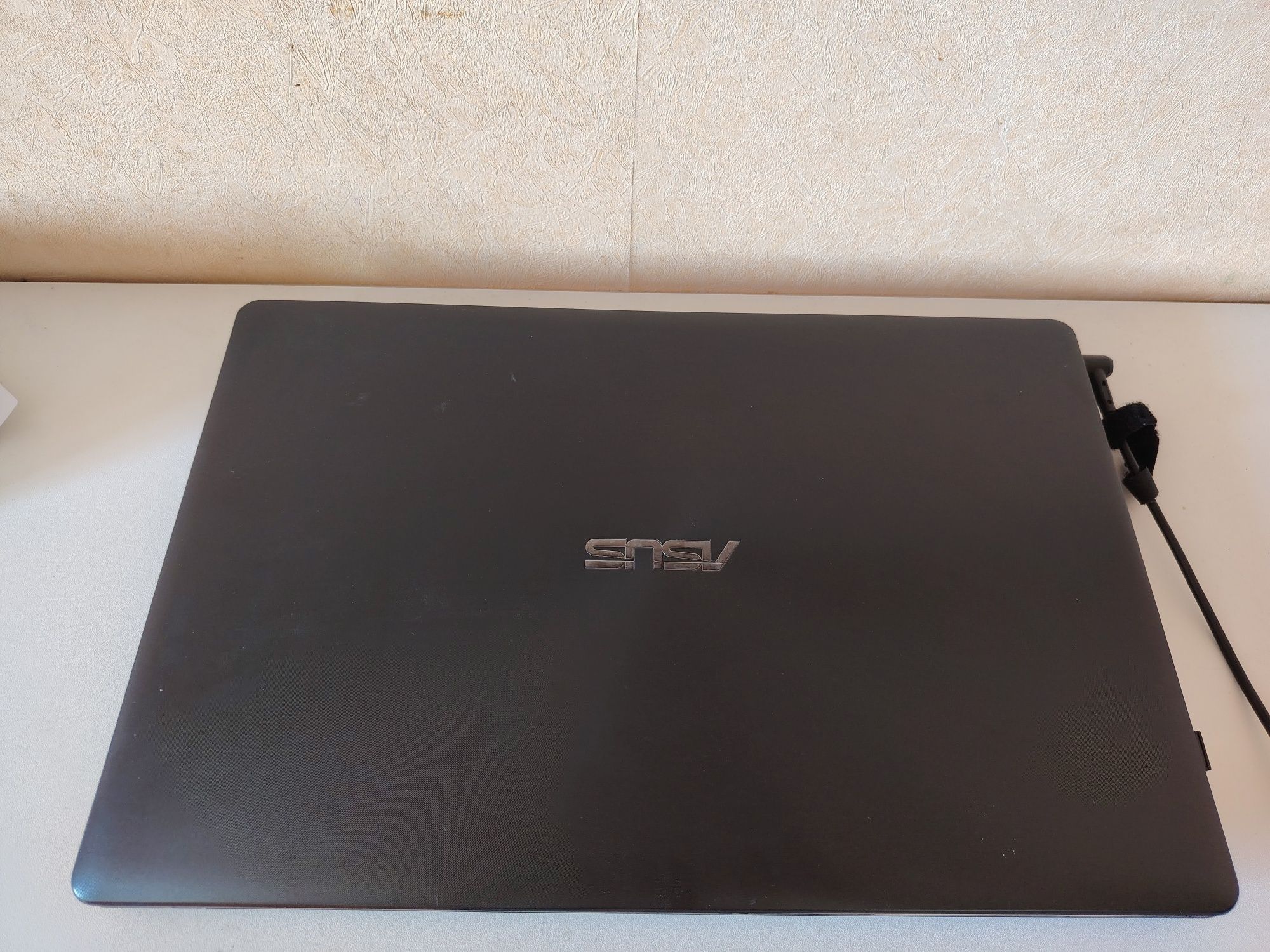 Ноутбук Asus х550D