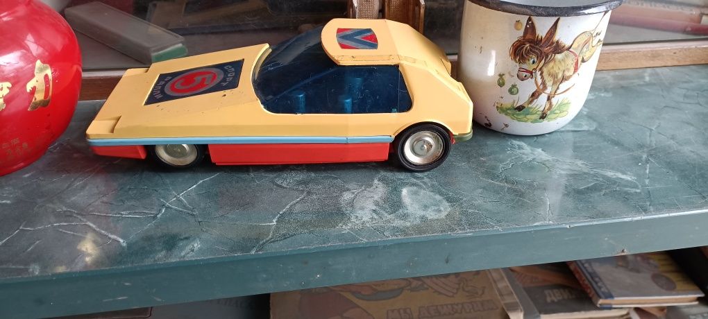 Винтажная редкая игрушка машина
