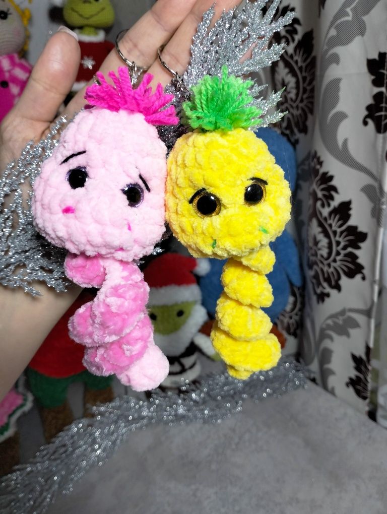 Продам вязаные игрушки в наличии, и возможно на заказ.

Цен дешевле в