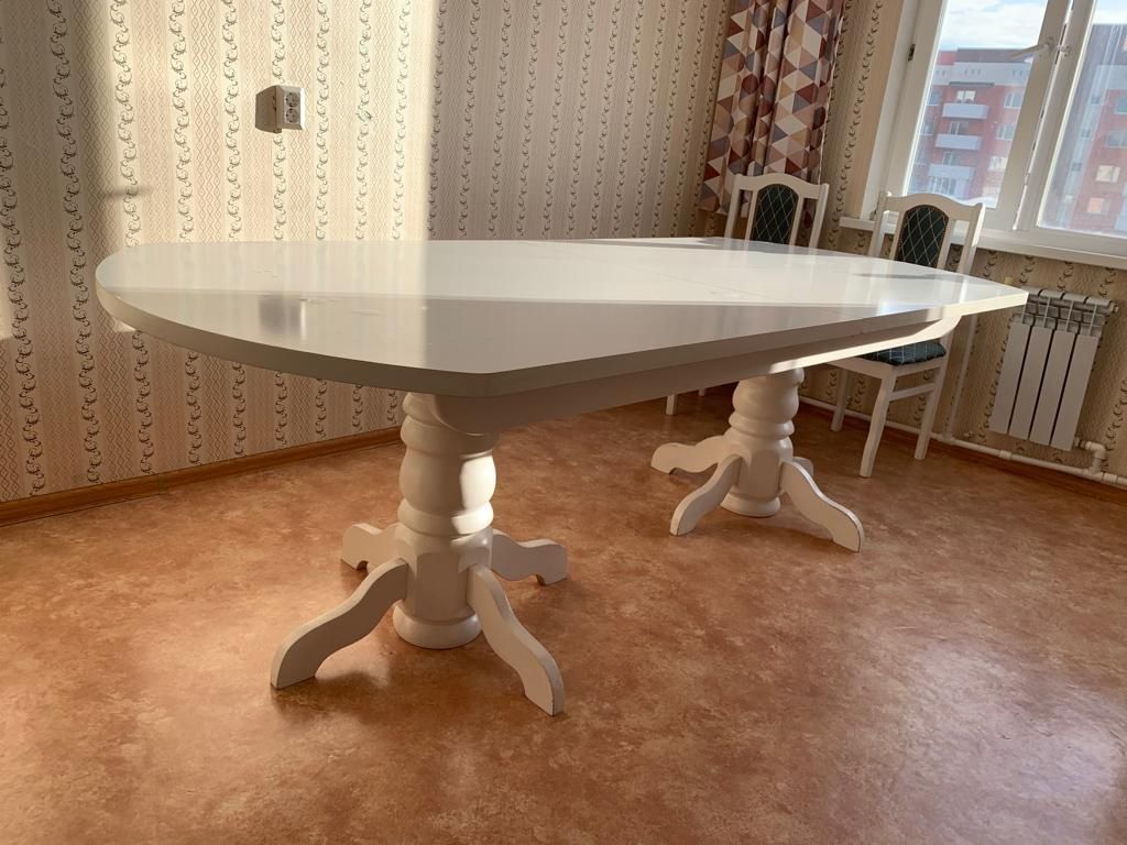 Продам стол раздвижной без стульев,белый размеры 300×110×70 белый