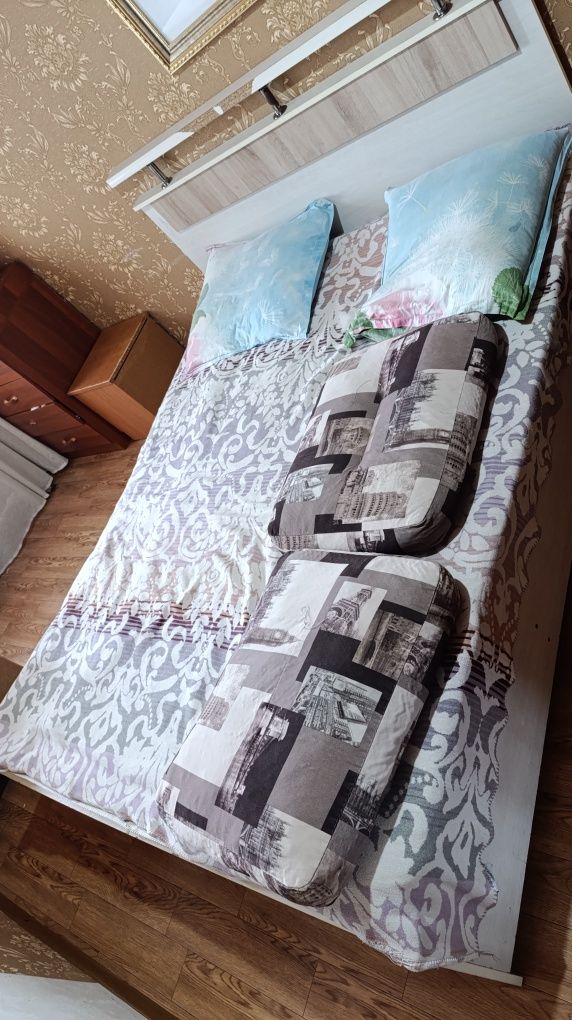 Продаю спальную  кровать