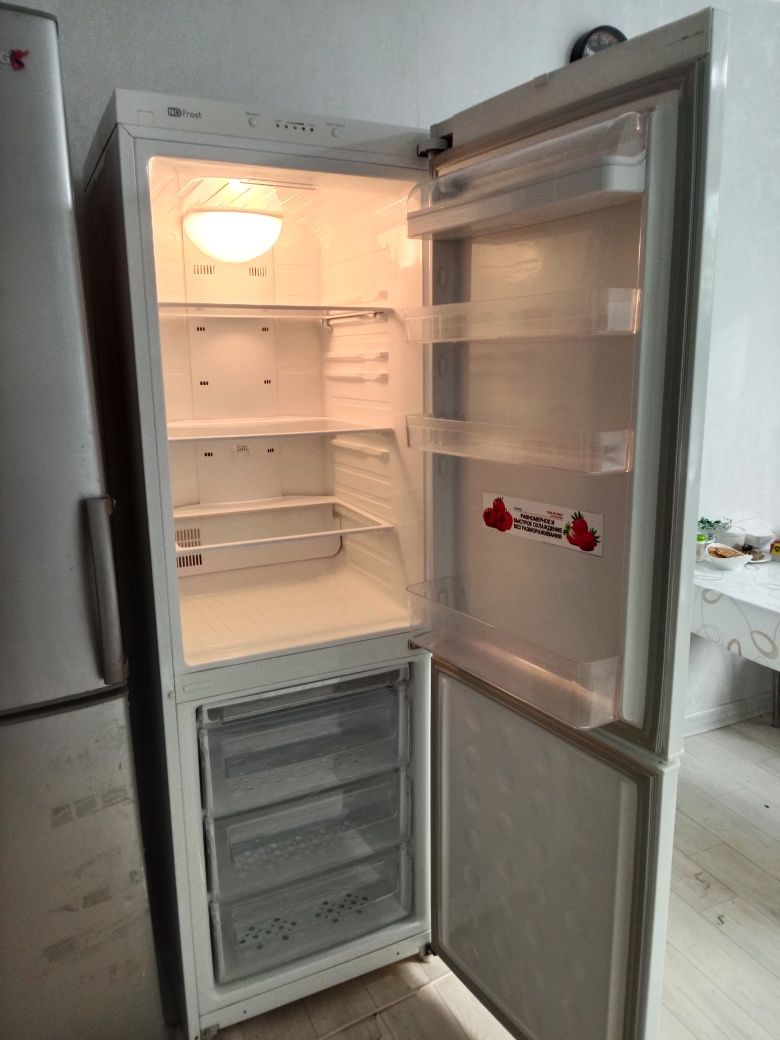 Самсунг -1,80см.A+ NO FROST