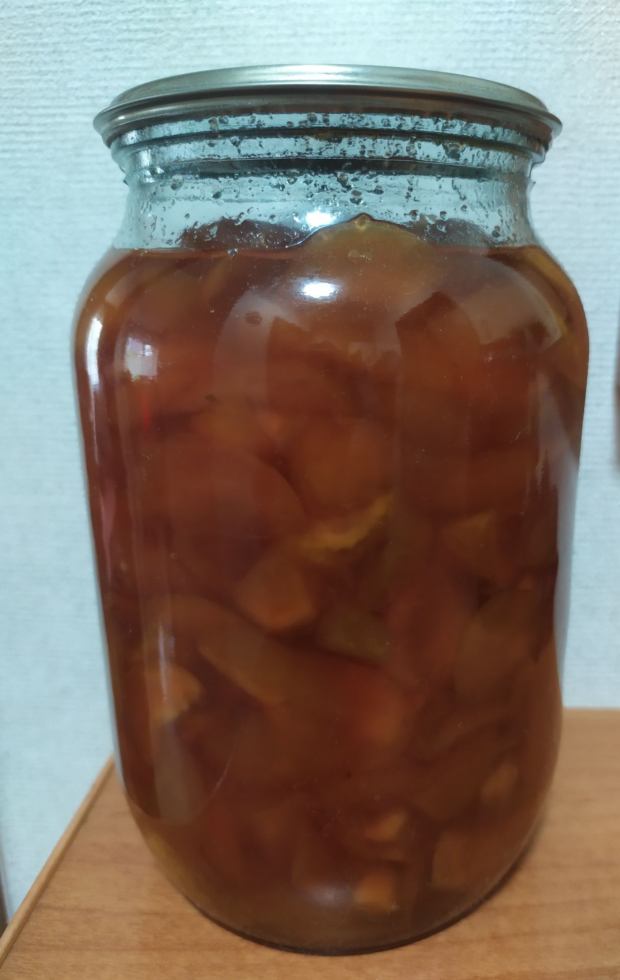 Соленья,варенье яблочное,смородина,клубника и т.д.