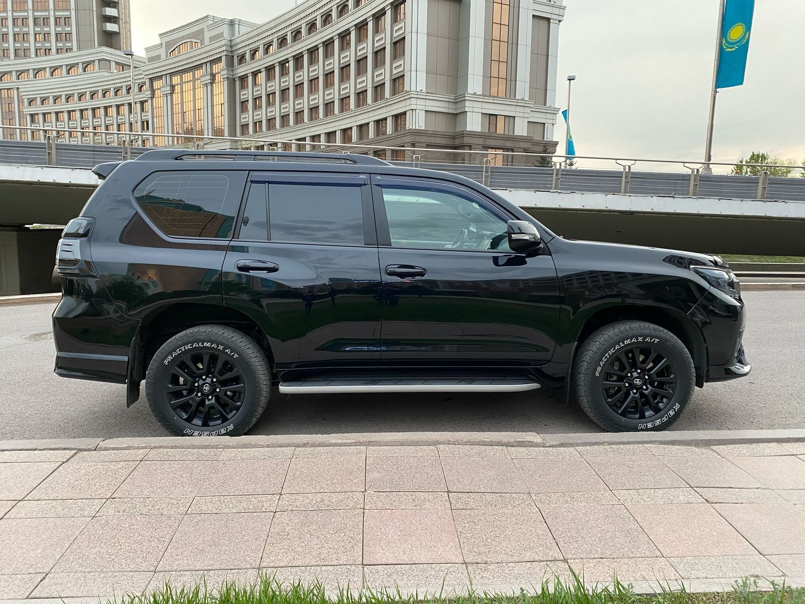 Аренда авто внедорожник,джип Toyota Land Cruiser Prado 2021с водителем
