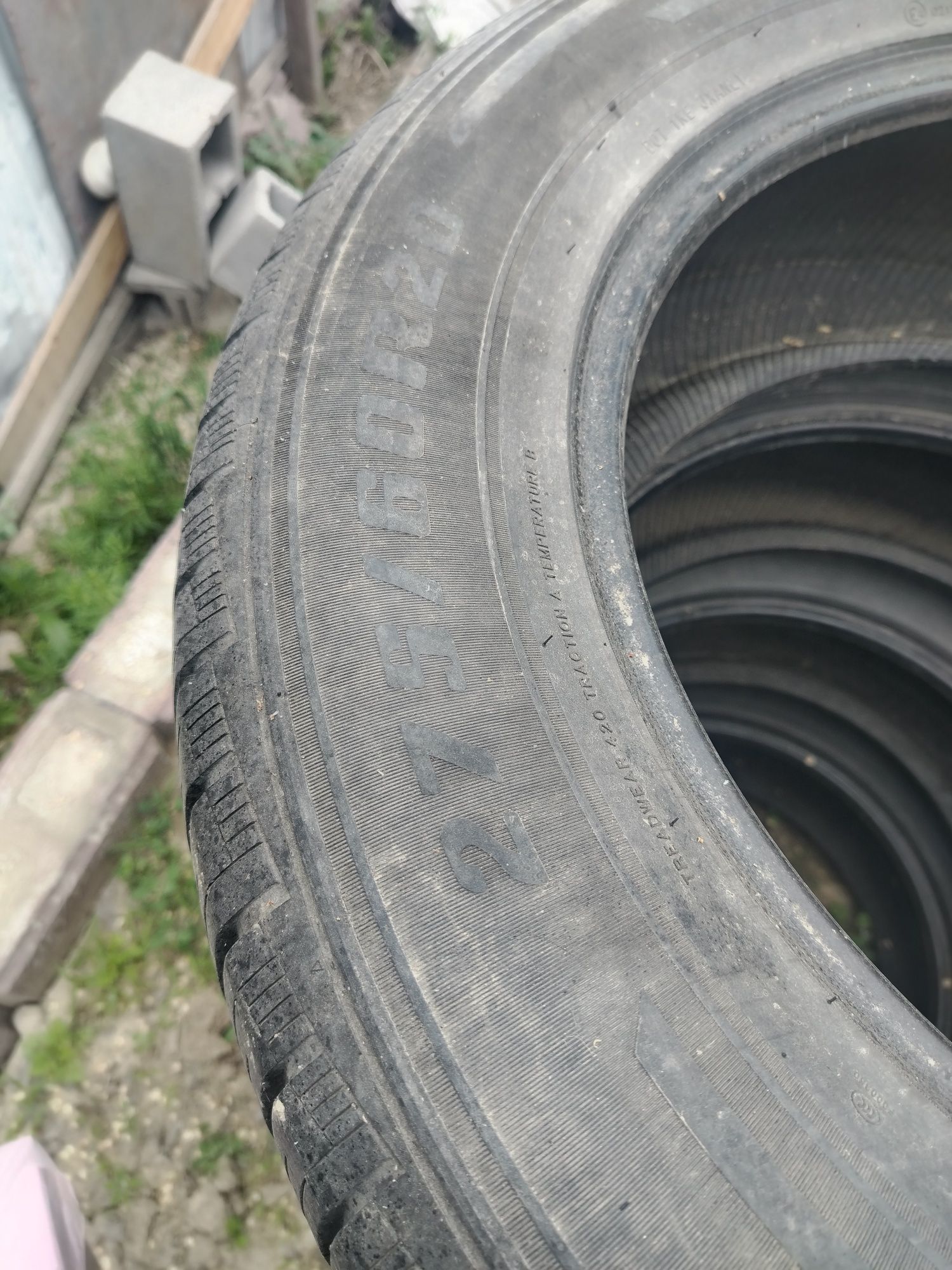 Летний шиный на лексу с 275/70R20