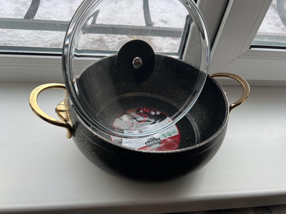 Продам сковородку и кастрюли ( Турция )