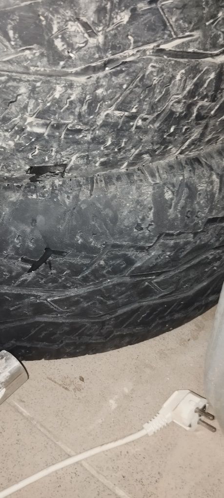 Продам резину 265*65 r17
