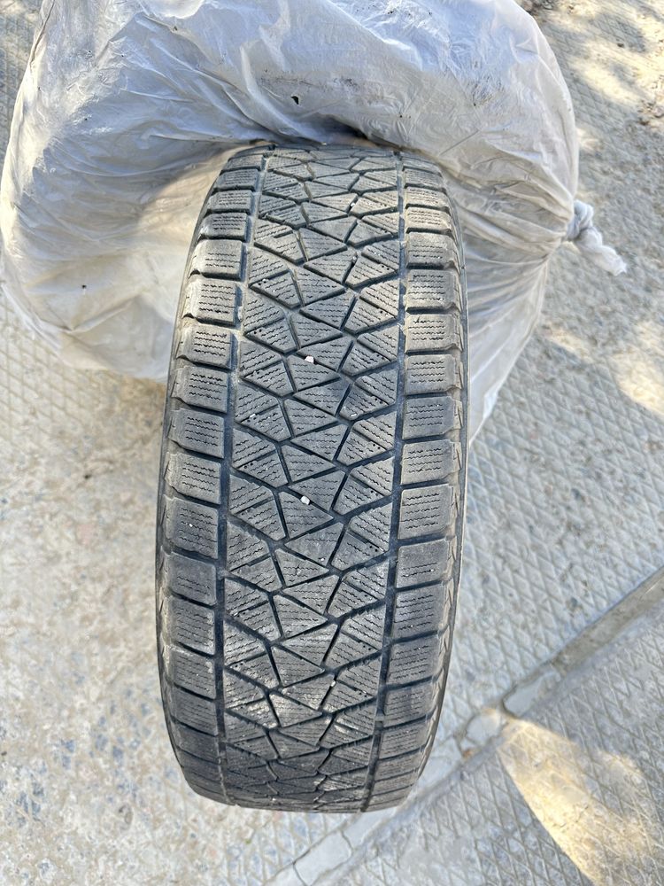 bridgestone blizzak 225/65/17 продается! Комплект!