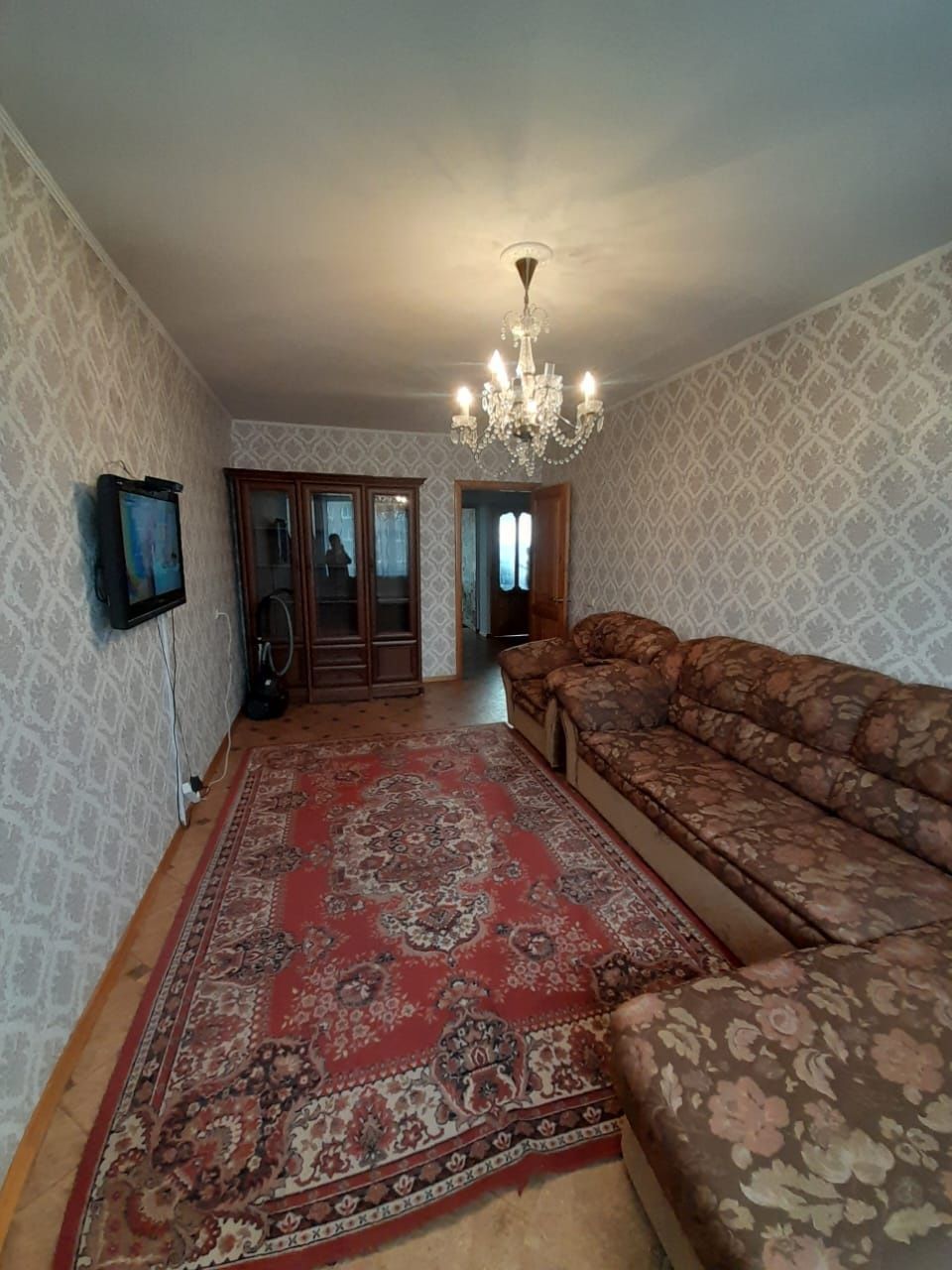 Ковёр 2*3 в хорошем состоянии