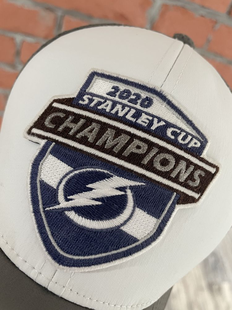 Бейсболки NHL, Чемпионская Tampa Bay, и Washington