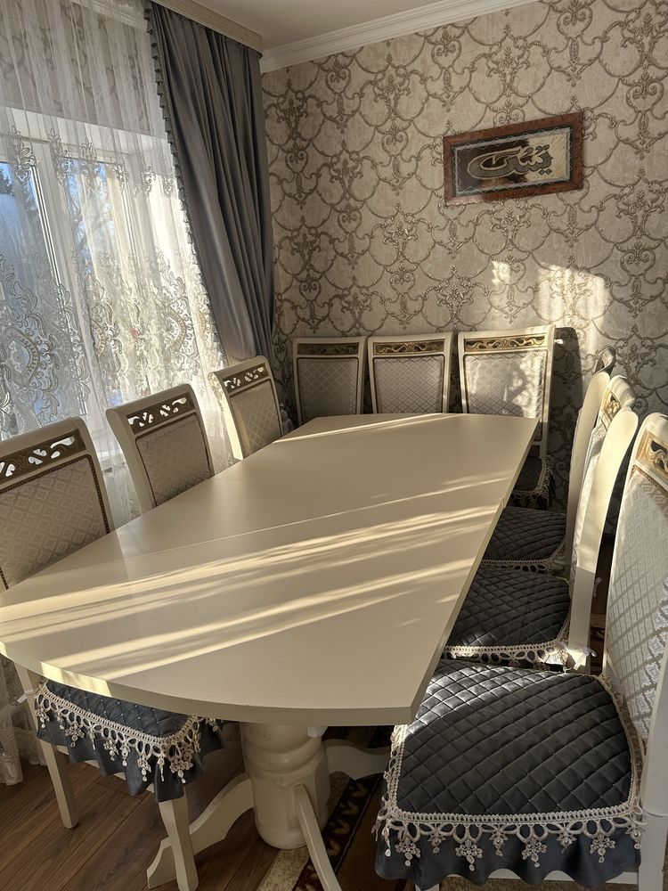 Стол и стулья комплект