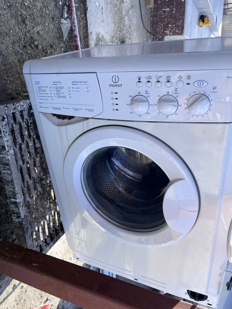 стиральная машинка Indesit