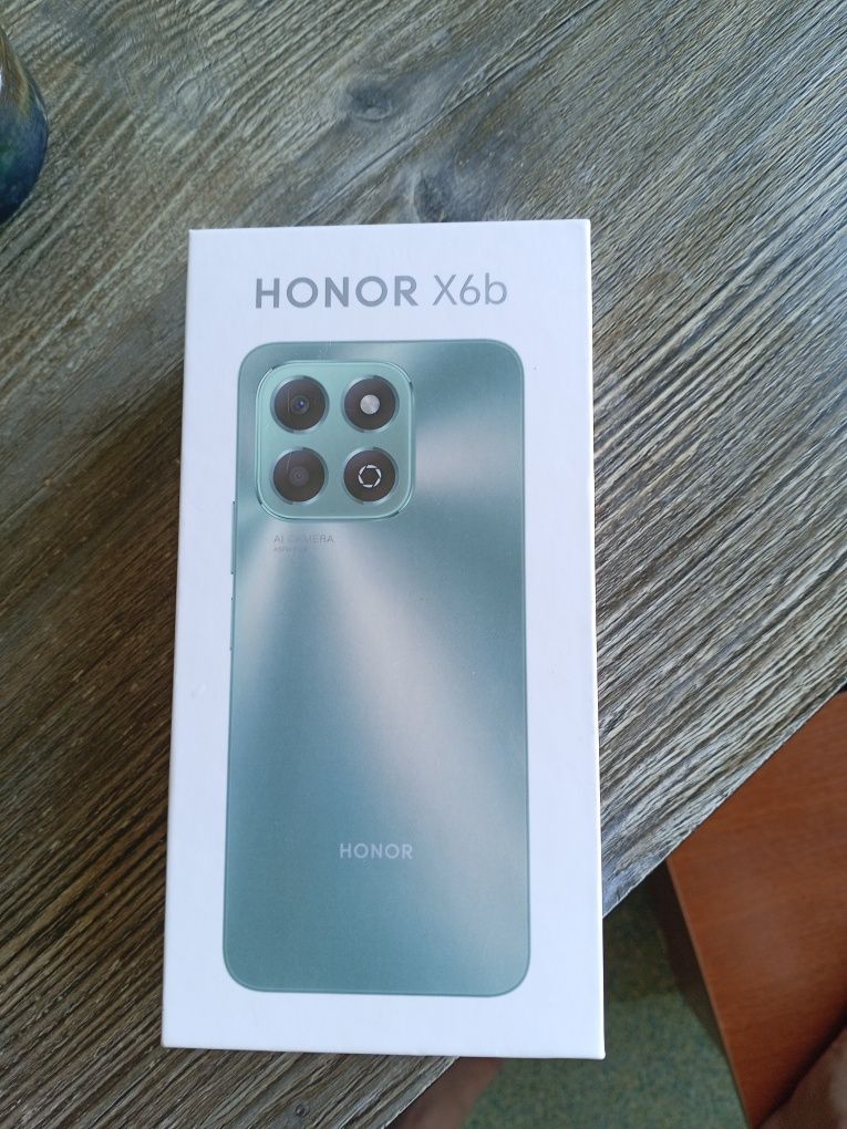 Продам. Новый телефон honor x6b