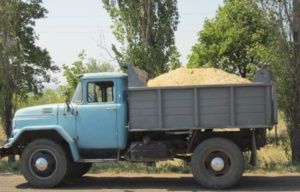 Доставка зил песок ,отсев,пгс,глина,Сникерс ,чернозем...
