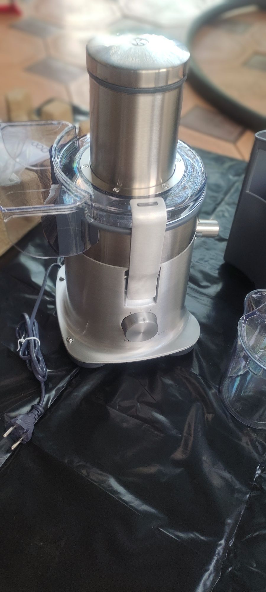 Продам соковыжималку
