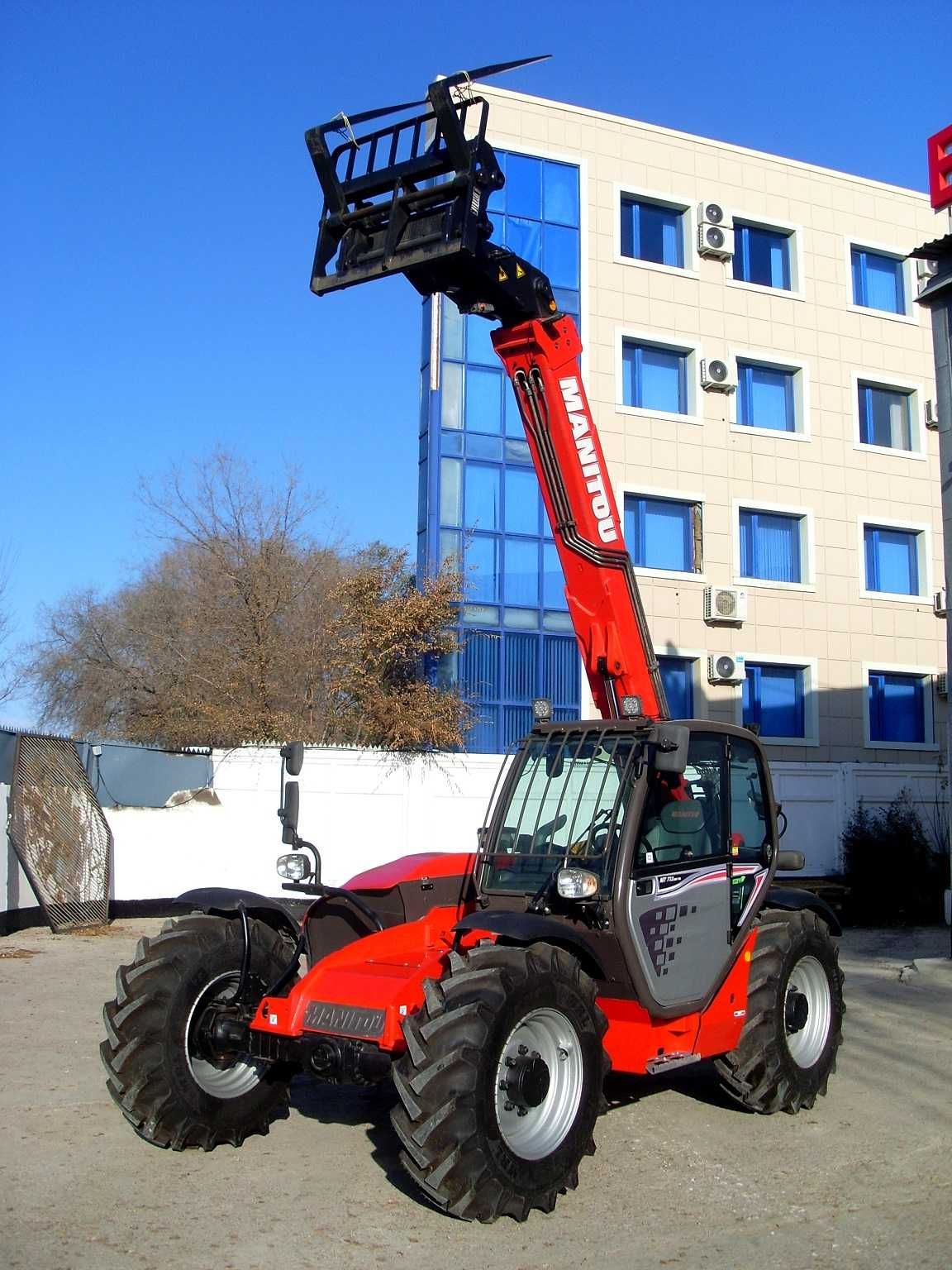 Погрузчик телескопический Manitou MT 732