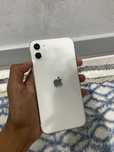 Телефон iPhone 11