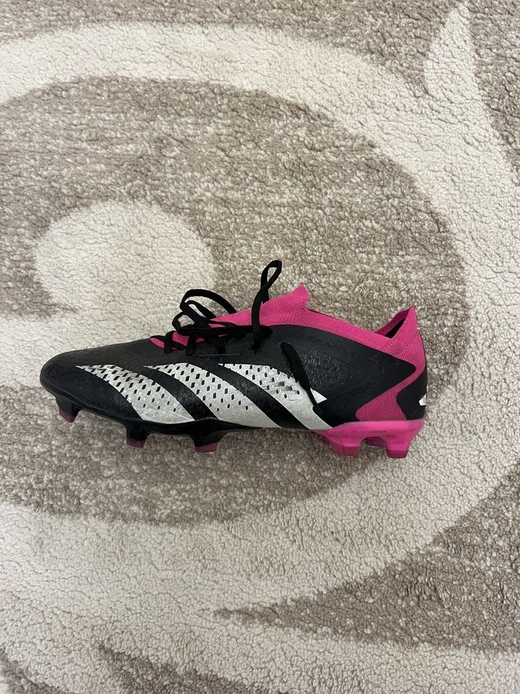 Срочно продаю бутсы Adidas Predator