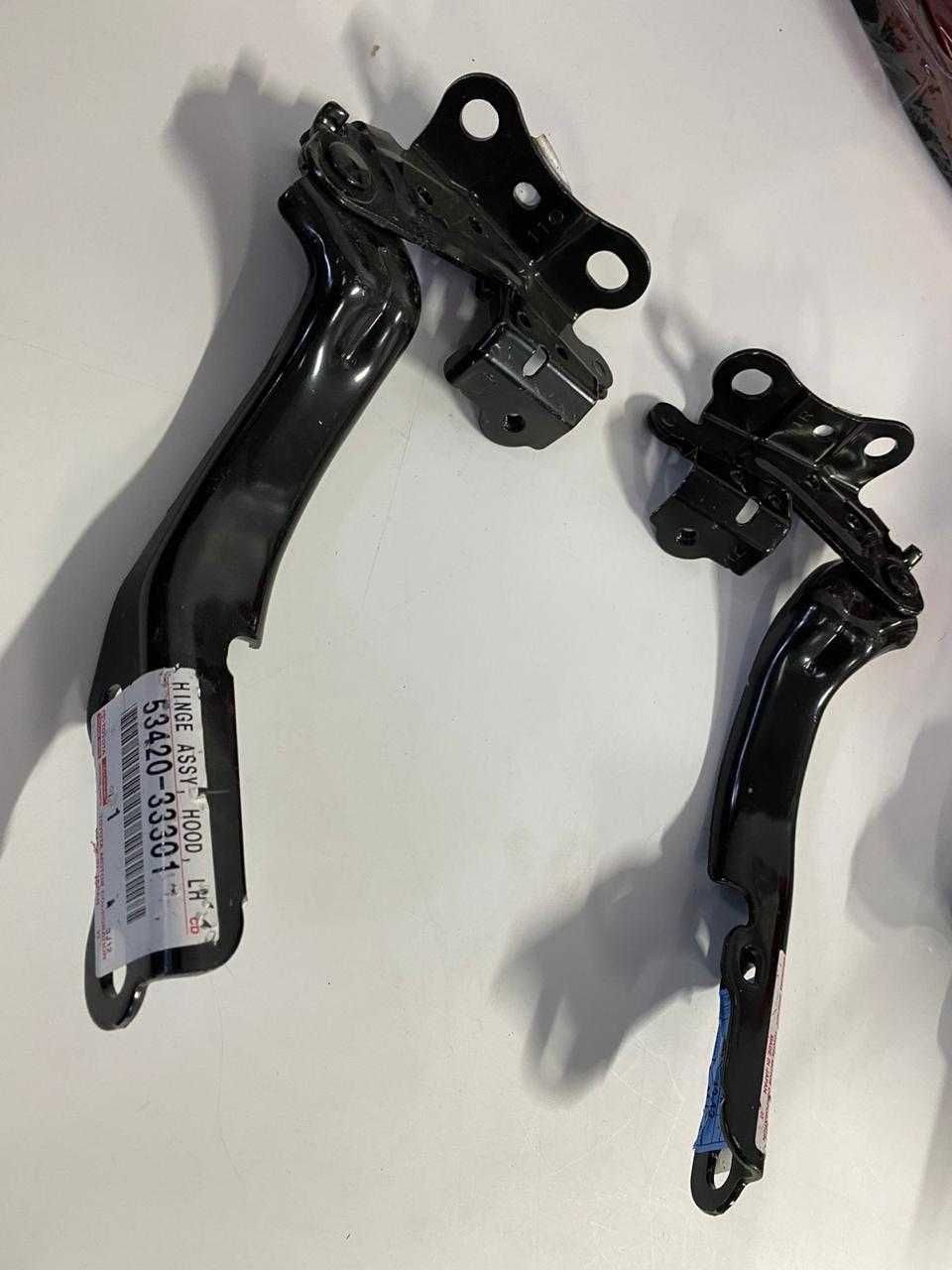 Петля капота оригинал CAMRY 70