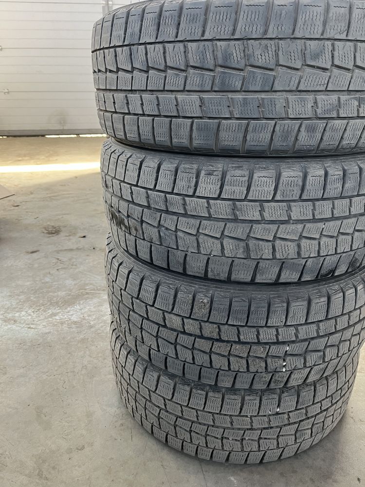 Продам Японскую шины Dunlop 205/55/R16
