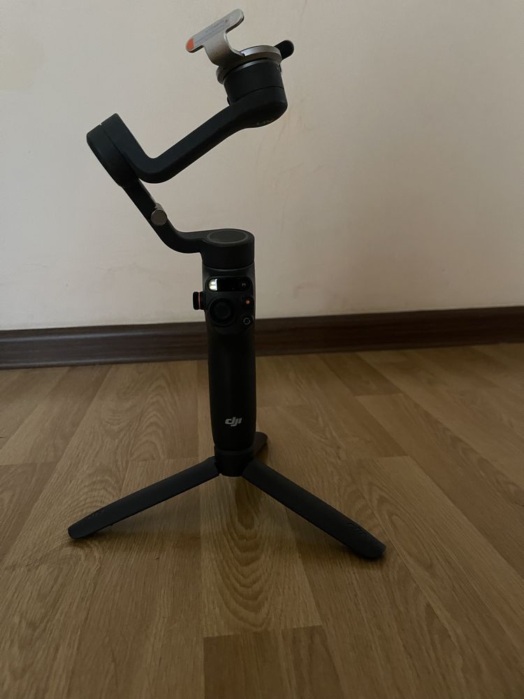 Продам стедикам dji osmo mobile 6 в хорошем состоянии
