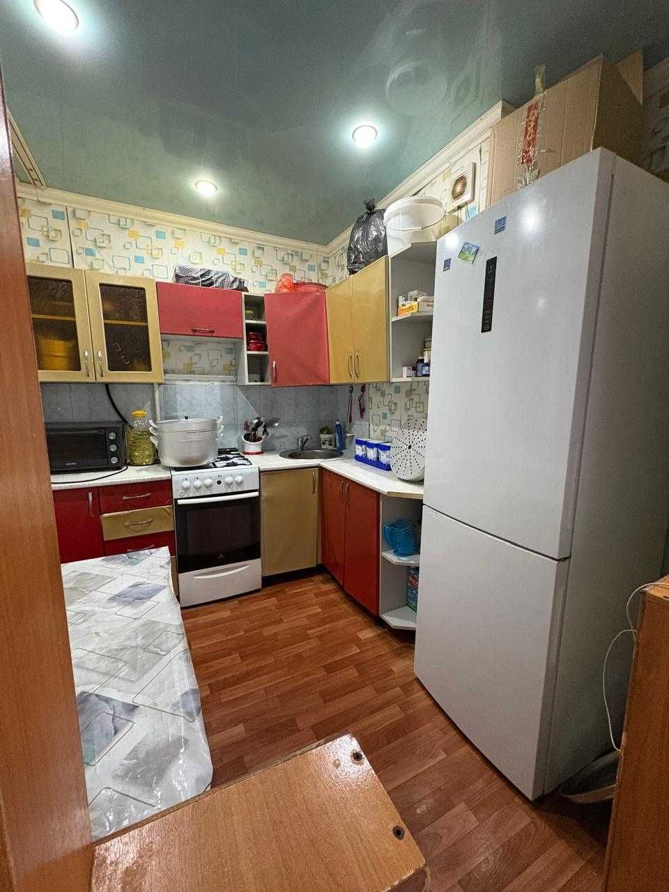 Продаю 3 комнатную квартиру по Металлургов  5/5 эт
