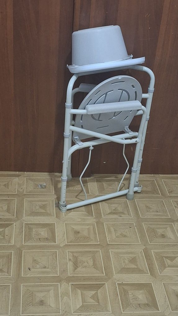 Санитарный  стул