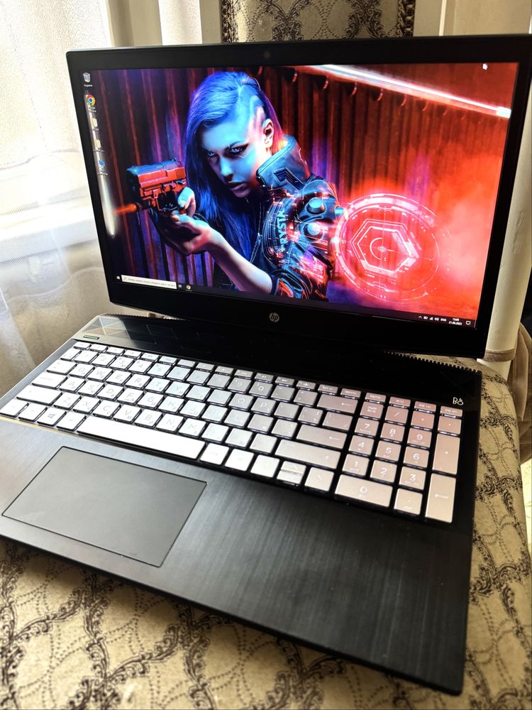 ФЛАГМАНСКИЙ НОУТБУК hp 6ЯДЕР 12Потоков в i7 8gen видео 4GB игровой