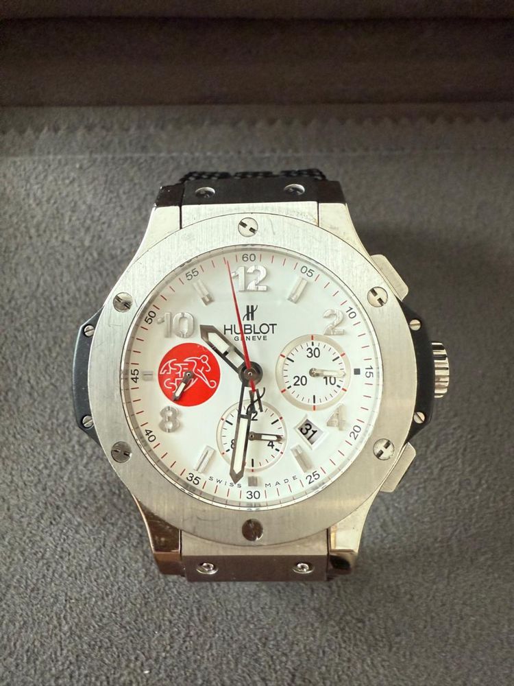 Часы Hublot Big Bang 44 mm Swiss football Association Limited