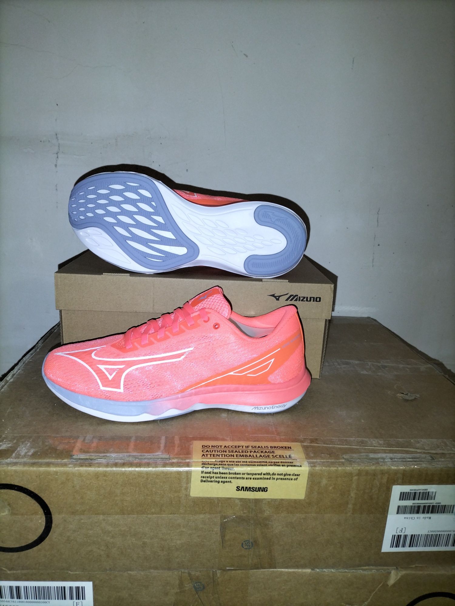 Кроссовки MIZUNO, качества супер