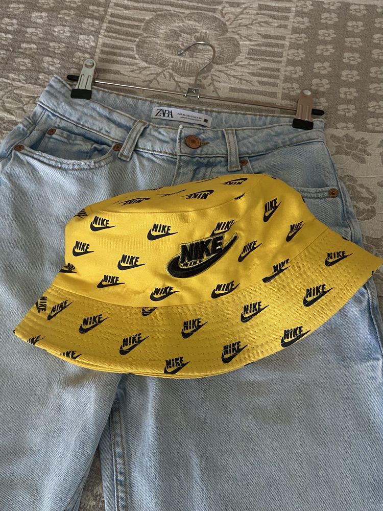 Двустороняя панама Nike