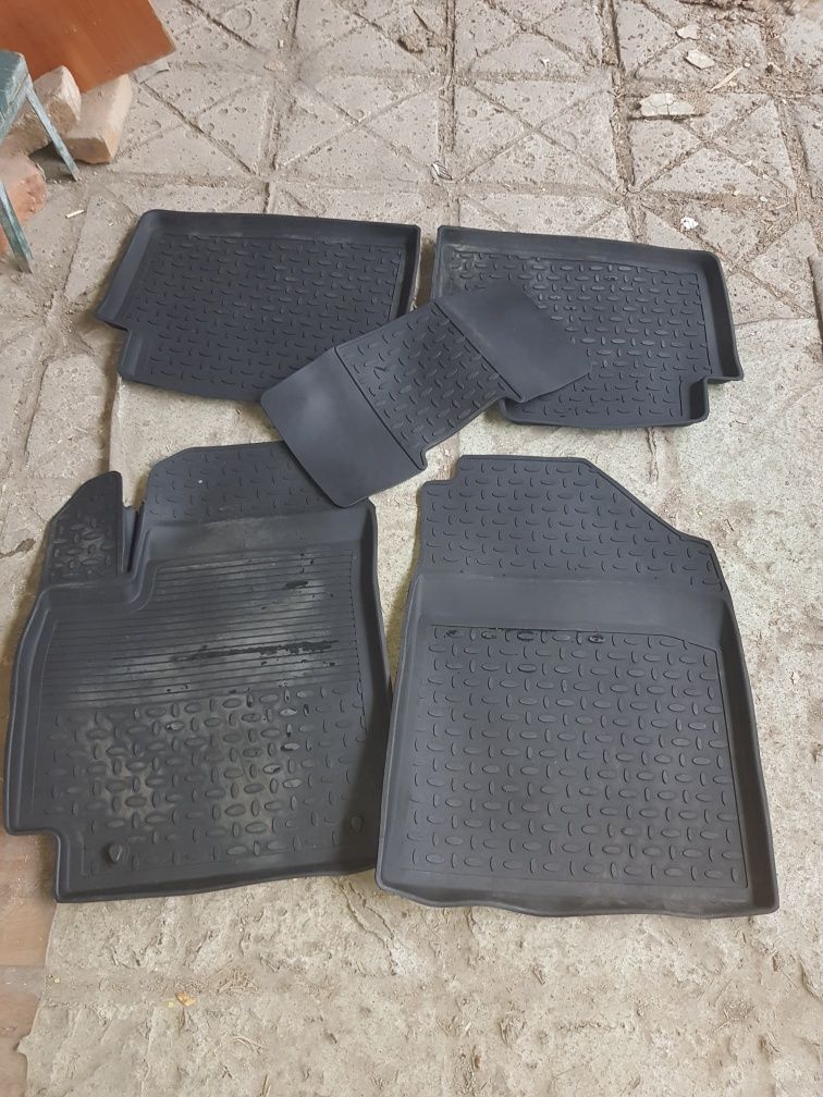 Продаю полики от Kia Seltos
