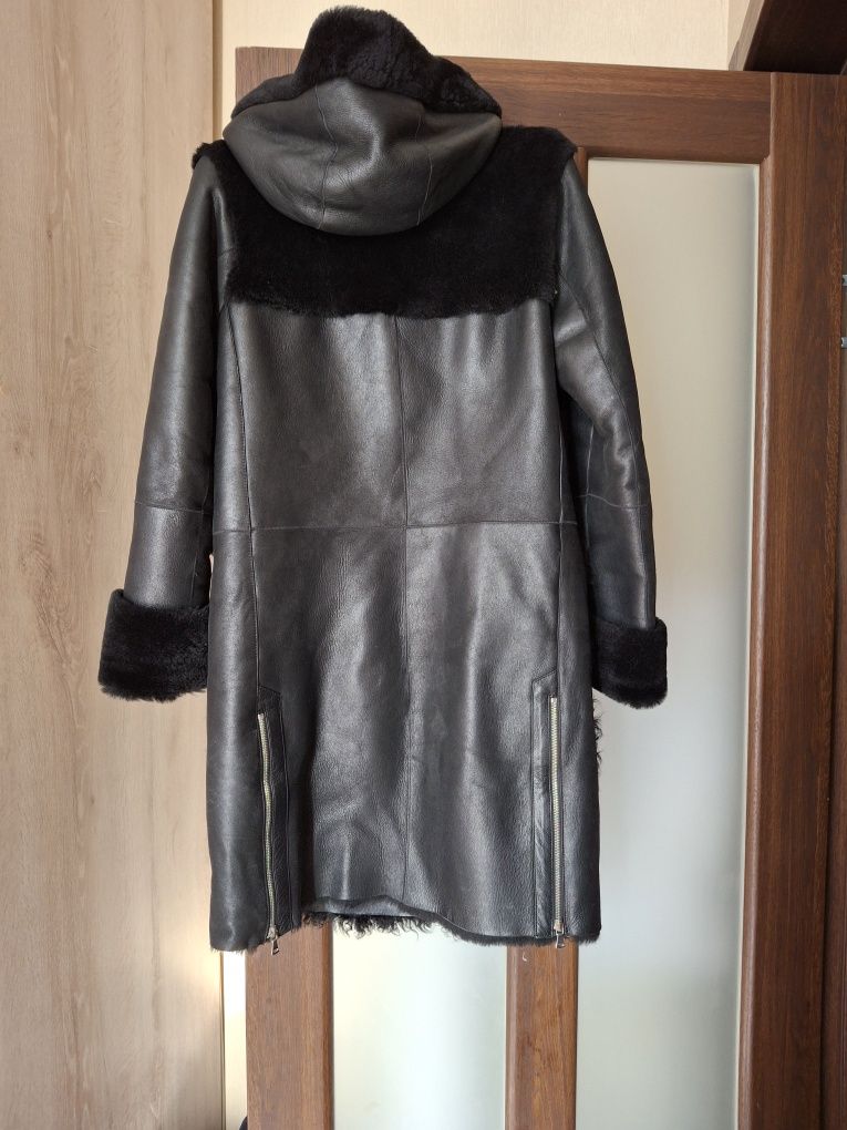 Продам тёплую дублёнку из овчины (р-р 44)