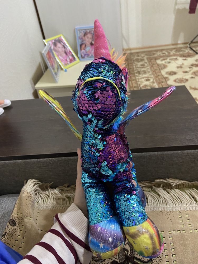 Единорог игрушечный