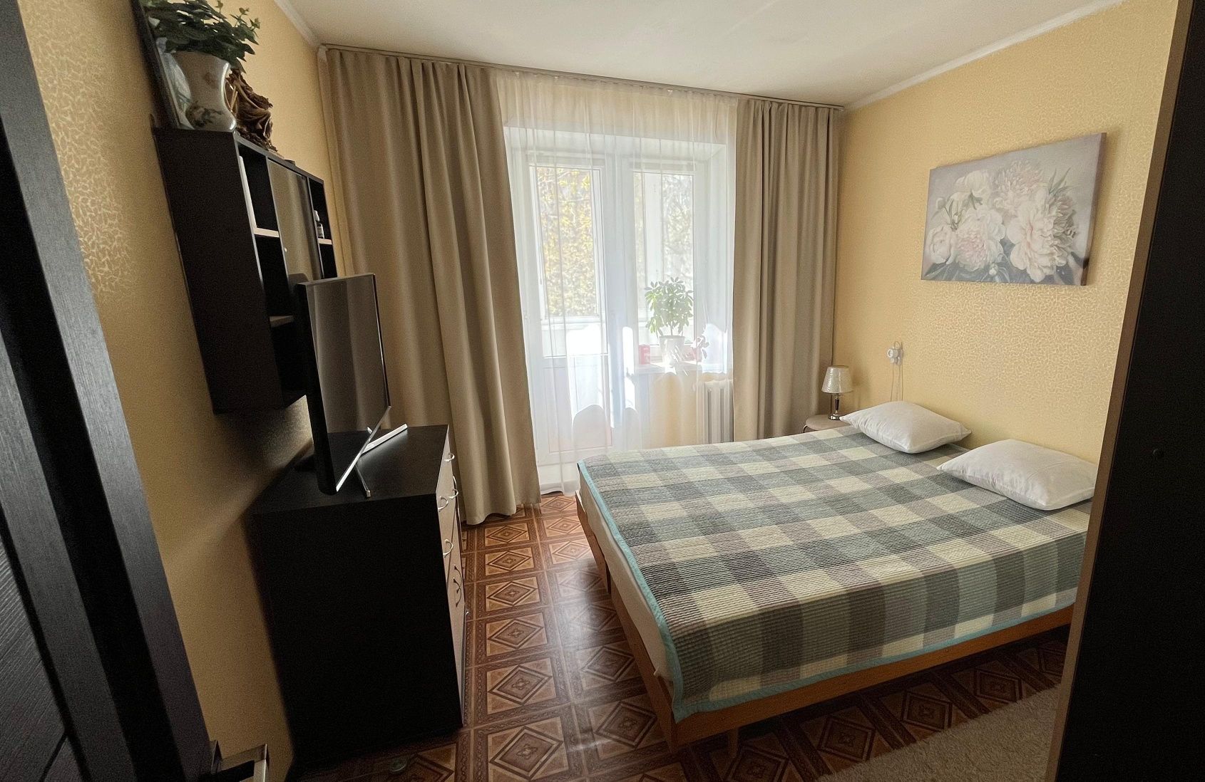 Продаётся 2 комн в 4мкрне, срочно