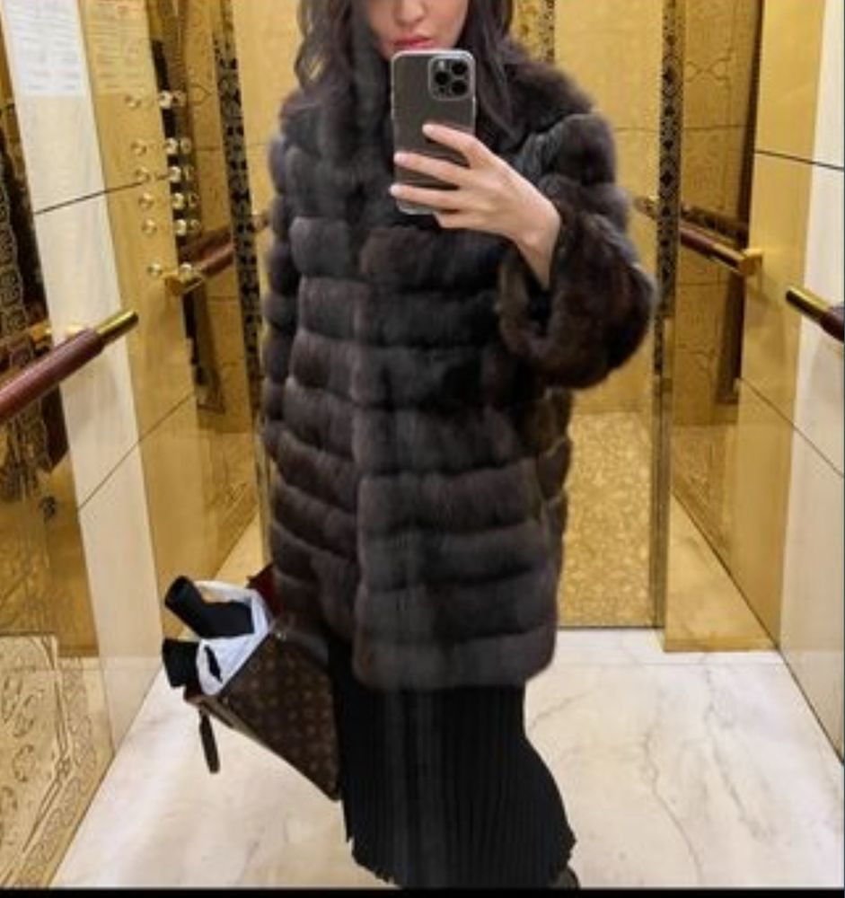 Продам шубу из баргузинского соболя.Греция,знаменитый бренд Manzari.44