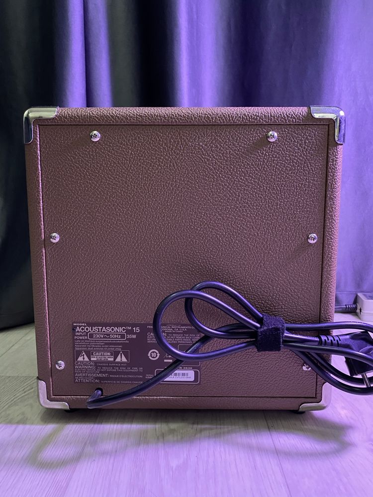 Комбоусилитель Fender acoustasonic 15