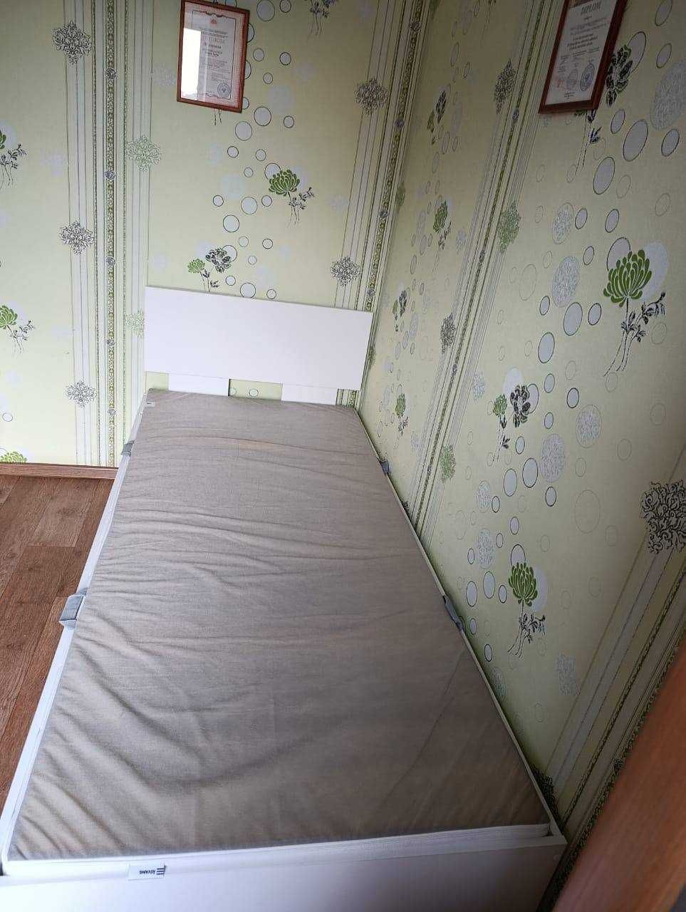 Односпальная белая кровать Медина, 90x200 см