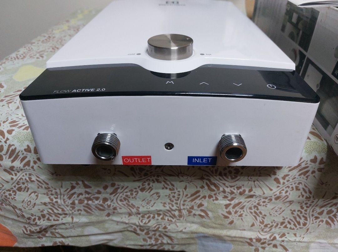 Водонагреватель электрический Electrolux NPX 8 FLOW ACTIVE 2.0